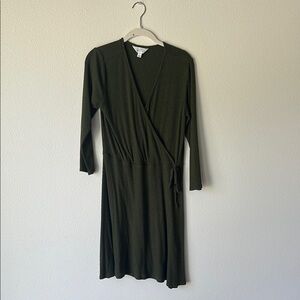 Market & Spruce Green Long Sleeve V-Neck Sheath Dress